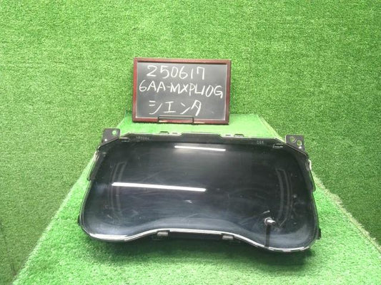 【中古】シエンタ 6AA-MXPL10G スピードメーター  自社品番250617 6X3