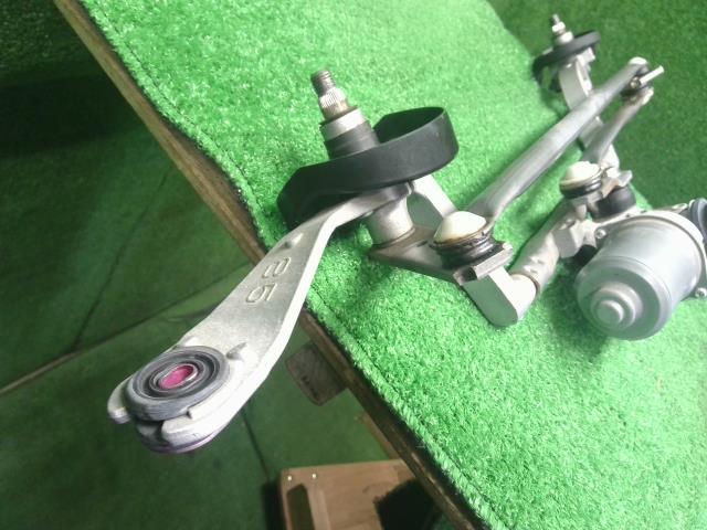 【中古】シエンタ 6AA-MXPL10G フロント ワイパー モーター  自社品番250617 6X3