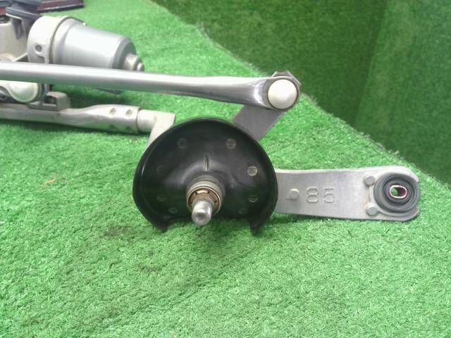 【中古】シエンタ 6AA-MXPL10G フロント ワイパー モーター  自社品番250617 6X3