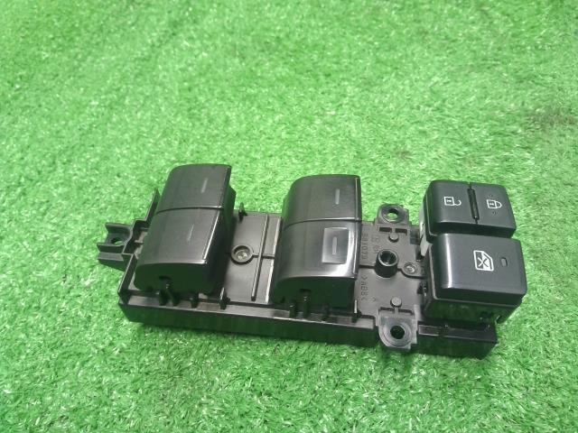 【中古】シエンタ 6AA-MXPL10G パワーウインドウスイッチ  自社品番250617 6X3