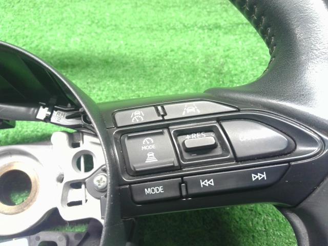 【中古】シエンタ 6AA-MXPL10G ステアリングホイール 45100-K0030-C1 自社品番250617 6X3