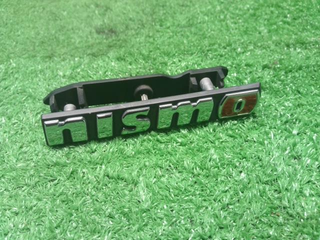 【中古】Nismo ノート  DBA-E12 ニスモ エンブレム 62890-1A92B 自社品番250620 QAB