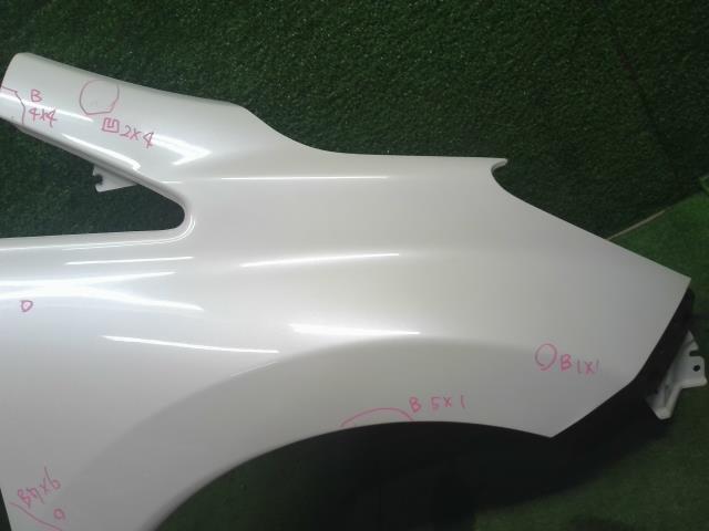 【中古】ノート DBA-E12 右 フロント フェンダー F3100-5VAMA 自社品番250620 QAB