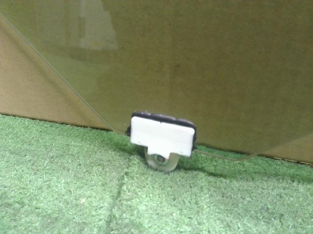 【中古】Nismo ノート DBA-E12 左 フロント ドアガラス 80301-3VA0B 自社品番250620 QAB