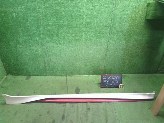 【中古】Nismo ニスモ ノート DBA-E12 右 サイドステップ サイドスポイラー 76850-1A92A 自社品番250620 QAB
