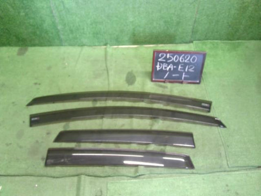 【中古】Nismo ニスモ ノート DBA-E12 ドアバイザー 1台分　セット  自社品番250620 QAB