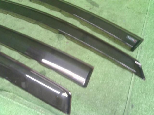 【中古】Nismo ニスモ ノート DBA-E12 ドアバイザー 1台分　セット  自社品番250620 QAB