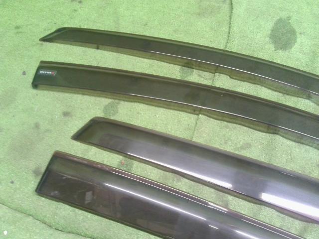 【中古】Nismo ニスモ ノート DBA-E12 ドアバイザー 1台分　セット  自社品番250620 QAB