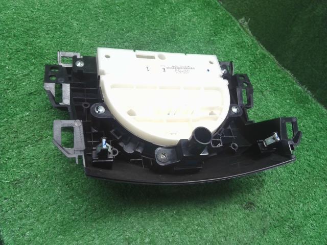 【中古】Nismo ニスモ ノート DBA-E12 エアコンスイッチ Ａ／Ｃスイッチパネル 27500-1A15A 自社品番250620 QAB