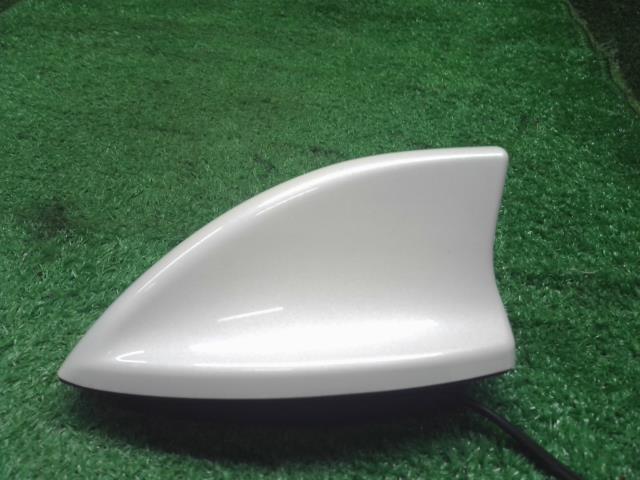 【中古】Nismo ニスモ ノート DBA-E12 アンテナ 28208-1A27A 自社品番250620 QAB