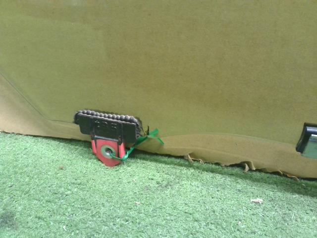 【中古】ヴィッツ DBA-NSP135 右Ｆ　フロントドアガラス  自社品番250625 8T7