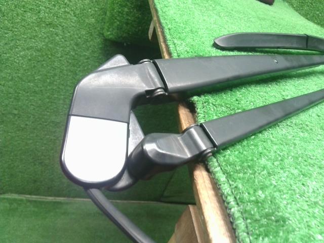 【中古】ヴィッツ DBA-NSP135 フロント ワイパーアーム  自社品番250625 8T7