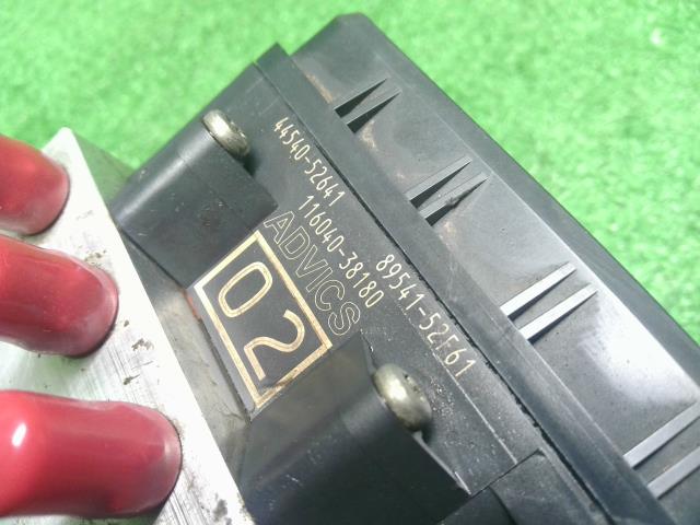 【中古】ヴィッツ DBA-NSP135 ＡＢＳアクチュエーター  自社品番250625 8T7