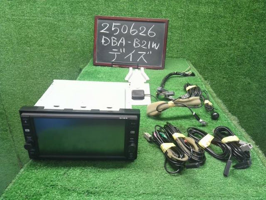【中古】デイズ DBA-B21W カーナビゲーション MJ116D-W 自社品番250626 SLN/W13