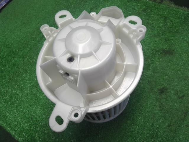 【中古】デイズ DBA-B21W ヒーターブロアモーター  自社品番250626 SLN/W13