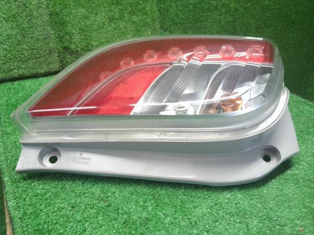 【中古】ミライース DBA-LA310S 左テールランプ 81560-B2391 自社品番250627 S28