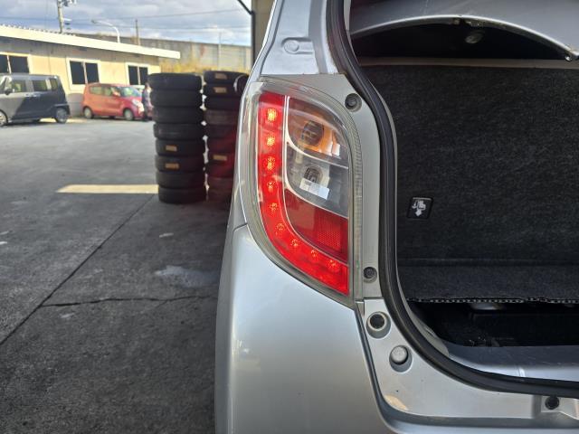 【中古】ミライース DBA-LA310S 左テールランプ 81560-B2391 自社品番250627 S28