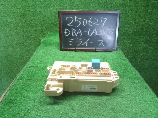 【中古】ミライース DBA-LA310S ヒューズボックス 82600-B2410 自社品番250627 S28