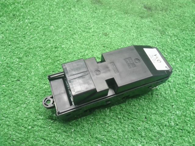【中古】ワゴンＲ DBA-MH34S パワーウインドウスイッチ 37990-82K81 自社品番250631 26U