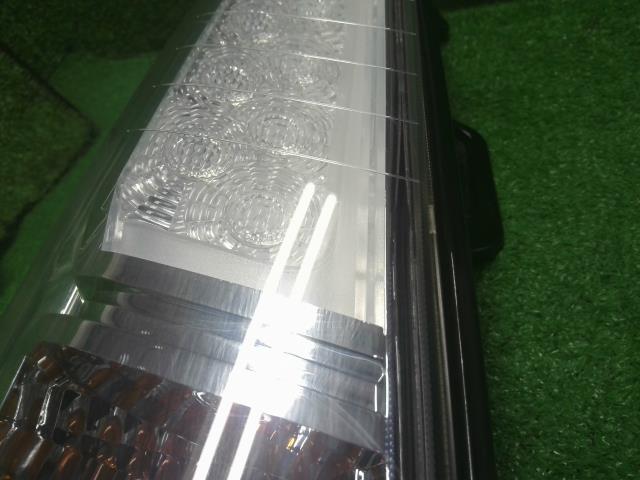 【中古】ワゴンＲ DBA-MH34S 左テールランプ  自社品番250639 Z7T