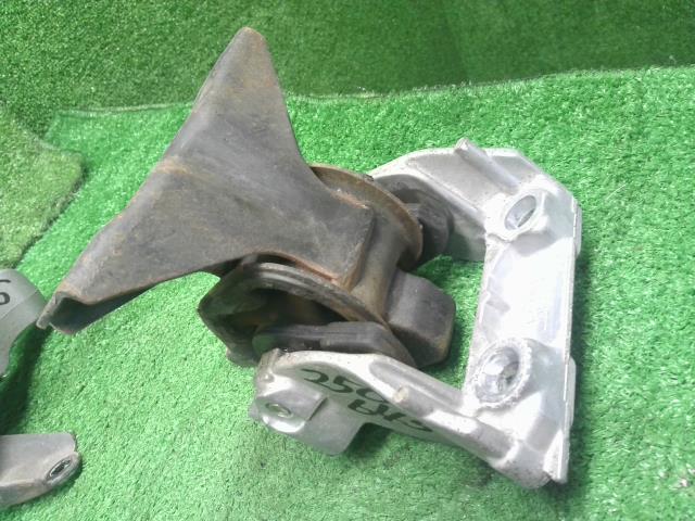 【中古】Ｎ－ＷＧＮ DBA-JH1 エンジン マウント E/G 部品  自社品番250645 NH875P