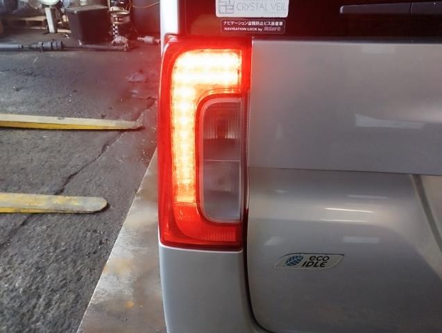 【中古】タント DBA-LA610S 左テールランプ 81561-B2300- 自社品番250646 S28