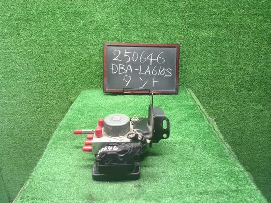 【中古】タント DBA-LA610S ＡＢＳアクチュエーター 44050-B2860- 自社品番250646 S28