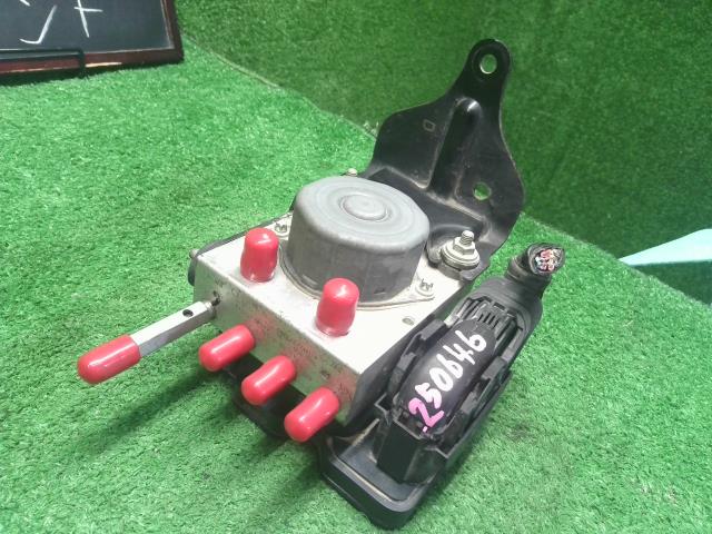 【中古】タント DBA-LA610S ＡＢＳアクチュエーター 44050-B2860- 自社品番250646 S28