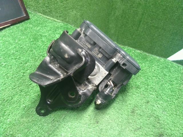 【中古】タント DBA-LA610S ＡＢＳアクチュエーター 44050-B2860- 自社品番250646 S28