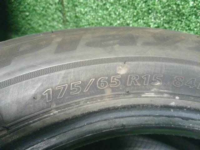 【中古】15インチ　夏タイヤ　サマー　22年製　175/65R15　ブリヂストン　Ｐｌａｙｚ　PX　フィット   自社品番250648 NH700M