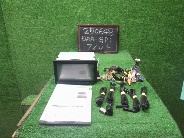 【中古】フィット DAA-GP1 カーナビゲーション CN-R300D 自社品番250648 NH700M