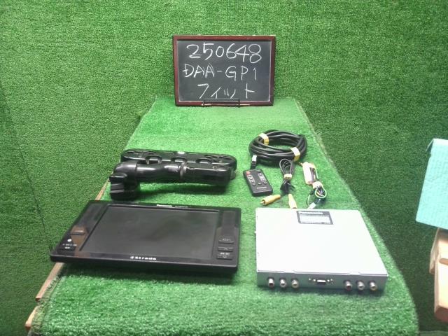 【中古】フィット DAA-GP1 リアモニター  自社品番250648 NH700M