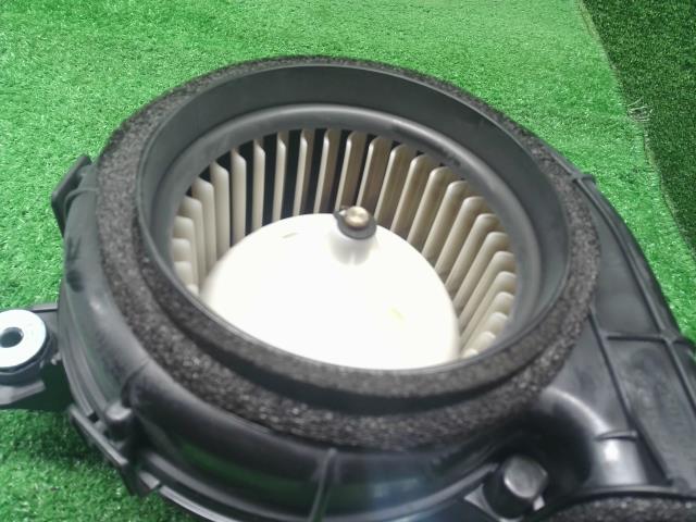 【中古】フィット DAA-GP1 電動ファン 1J830-RE0-003 自社品番250648 NH700M