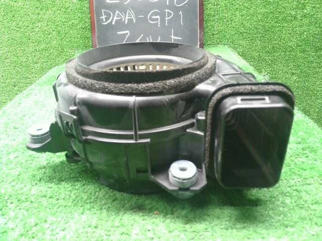 【中古】フィット DAA-GP1 電動ファン 1J830-RE0-003 自社品番250648 NH700M