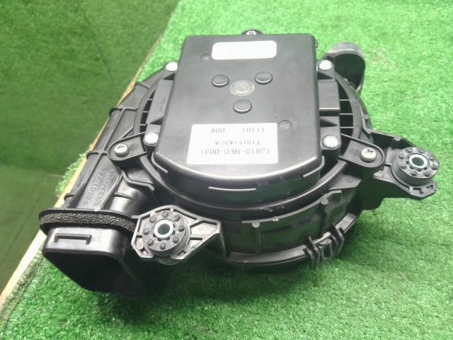 【中古】フィット DAA-GP1 電動ファン 1J830-RE0-003 自社品番250648 NH700M