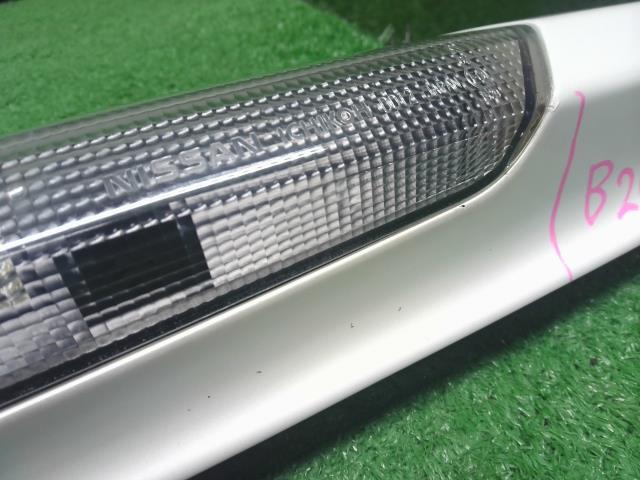 【中古】セレナ DBA-CNC25 ハイマウント ストップランプ  自社品番250650 QX1