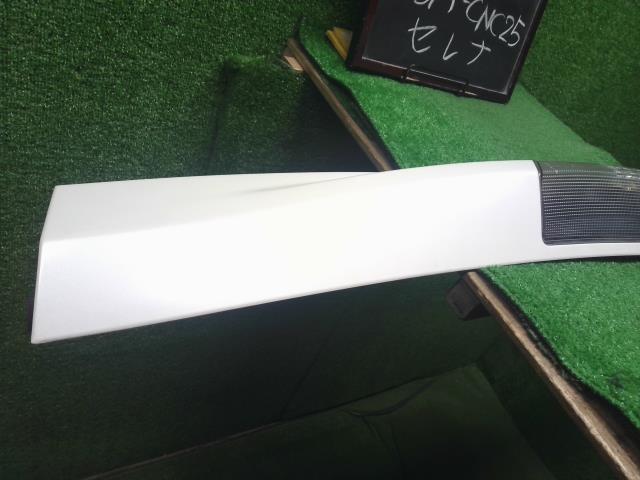 【中古】セレナ DBA-CNC25 ハイマウント ストップランプ  自社品番250650 QX1