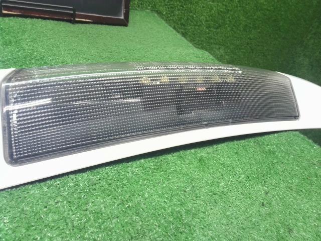 【中古】セレナ DBA-CNC25 ハイマウント ストップランプ  自社品番250650 QX1