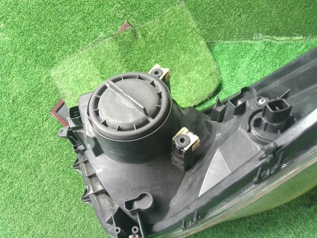 【中古】セルボ CBA-HG21S 右ヘッドランプ 35120-66K10 自社品番250654 ZEK