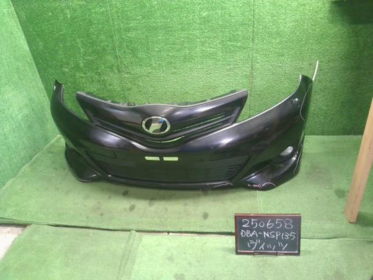 【中古】ヴィッツ DBA-NSP135 フロントバンパー 52119-52710-C0 自社品番250658 209