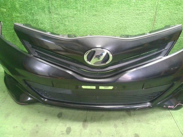 【中古】ヴィッツ DBA-NSP135 フロントバンパー 52119-52710-C0 自社品番250658 209