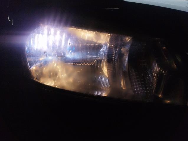 【中古】ヴィッツ DBA-NSP135 右ヘッドランプ ヘッドライト 自社品番250658 209