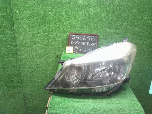 【中古】ヴィッツ DBA-NSP135 左ヘッドランプ ヘッドライト  自社品番250658 209