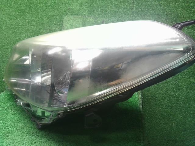 【中古】ヴィッツ DBA-NSP135 左ヘッドランプ ヘッドライト  自社品番250658 209