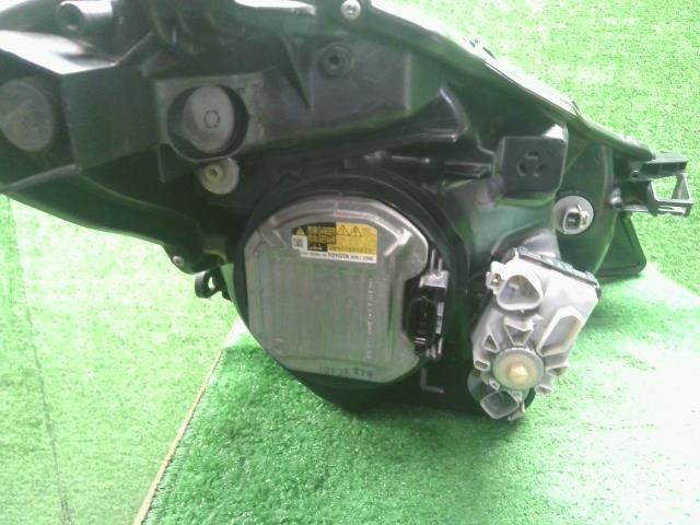 【中古】ヴィッツ DBA-NSP135 左ヘッドランプ ヘッドライト  自社品番250658 209