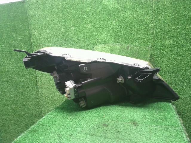 【中古】ヴィッツ DBA-NSP135 左ヘッドランプ ヘッドライト  自社品番250658 209