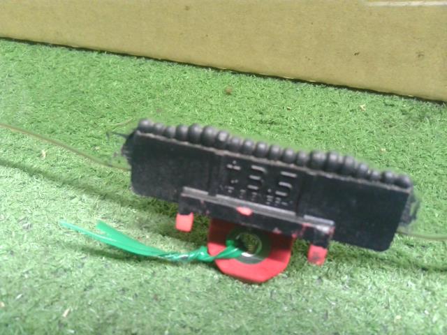 【中古】ヴィッツ DBA-NSP135 右 フロント ドア ガラス  自社品番250658 209