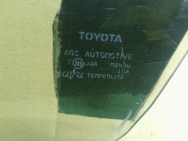 【中古】ヴィッツ DBA-NSP135 左Ｆ フロントドアガラス  自社品番250658 209