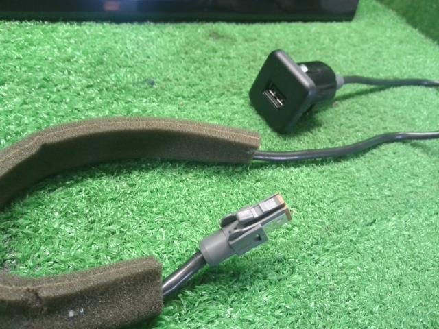 【中古】モコ DBA-MG33S オーディオ 28185-4A01B 自社品番250660 ZQJ