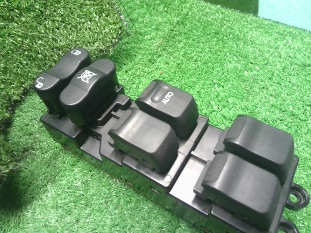 【中古】Ｒ２ DBA-RC1 パワーウインドウスイッチ 83071KG041 自社品番250665 D6S